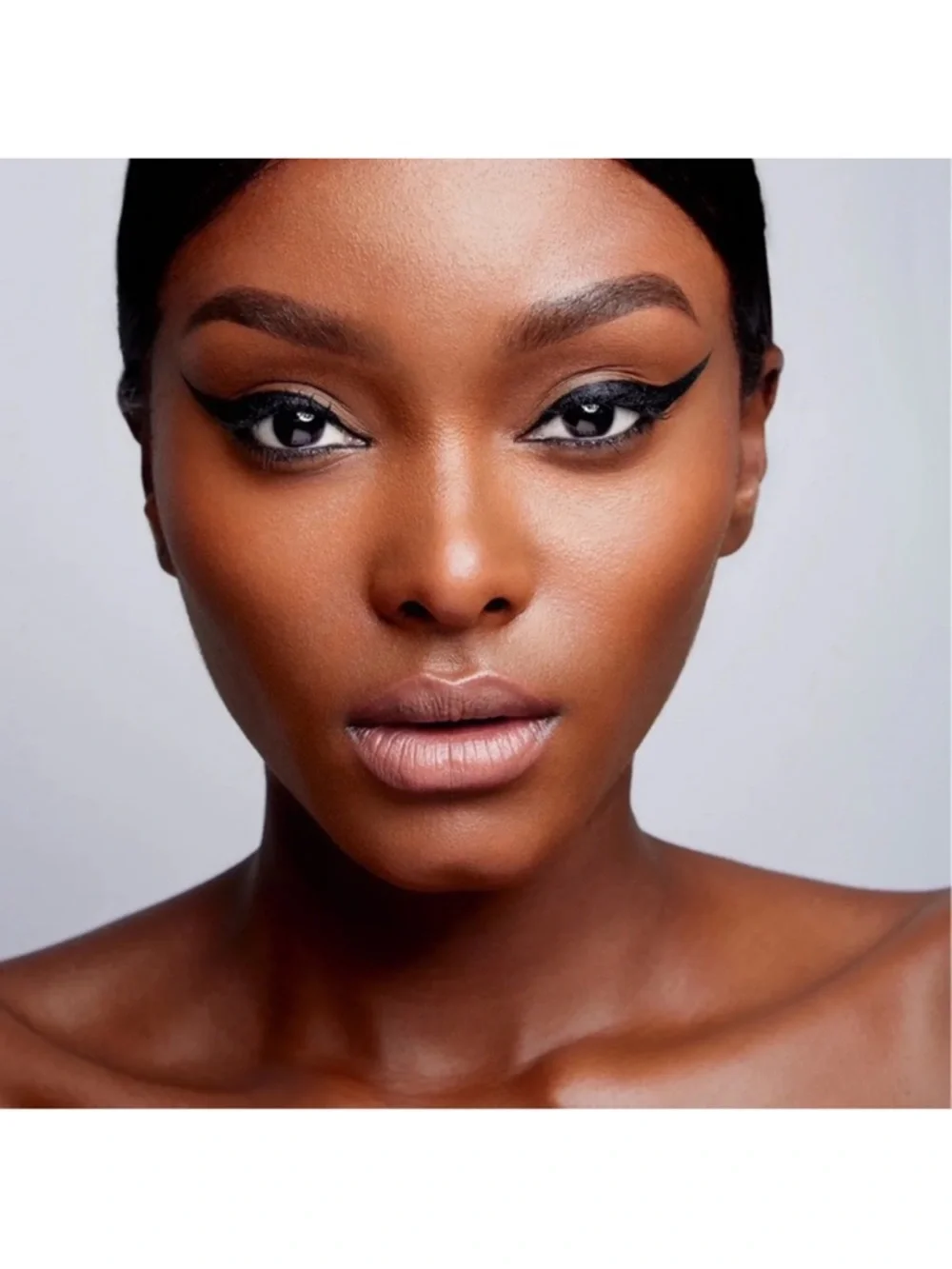 Uzo Beauty Blaque Liquide Eyeliner